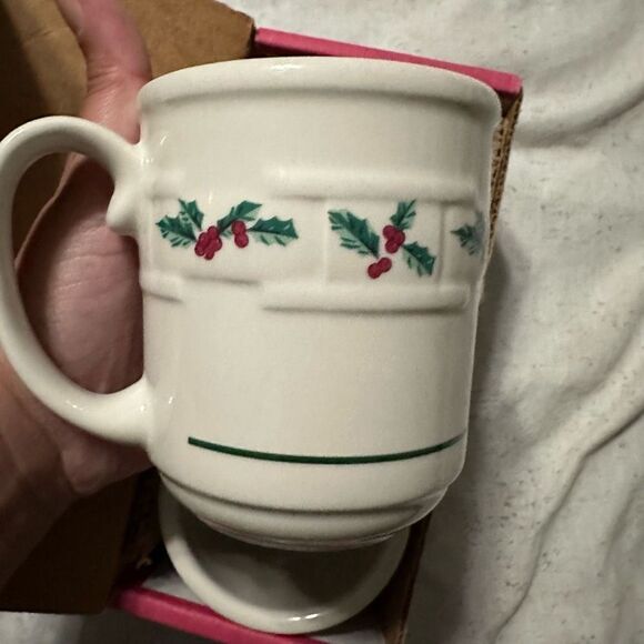 Longaberger Retired Traditional Holly Set of 2 Mugs Made in USA - Picture 3 of 6